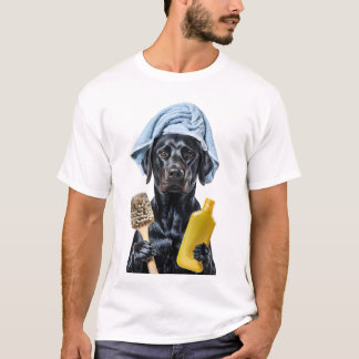Camiseta Labrador negro antropomórfico con toalla Holdi