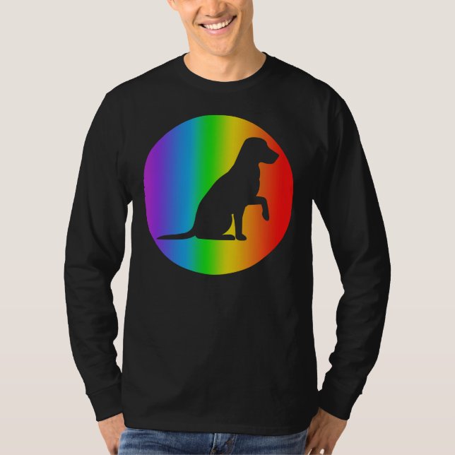 Camiseta Labrador recuperador perro silueta arco iris (Anverso)