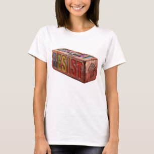Camiseta Ladrillo LGBTQ+ "RESISTENTE"
