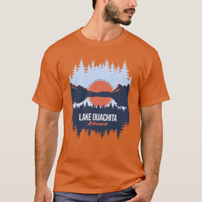 Camiseta Lake Ouachita Arkansas Lake With Mountain And Pine (Anverso)