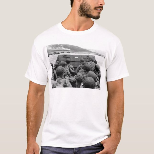 Camiseta Lancha de desembarque de LCVP que se acerca a la (Anverso)