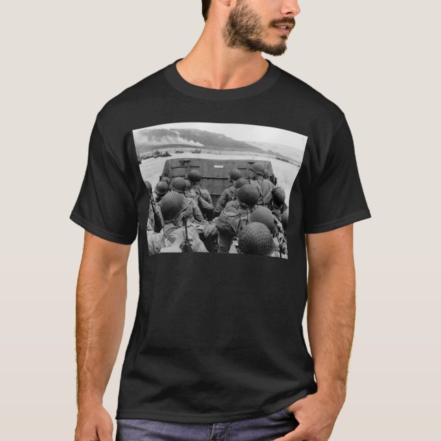 Camiseta Lancha de desembarque de LCVP que se acerca a la (Anverso)