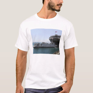 Camiseta Landing Craft Utility se mueve a su posición