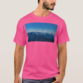 Camiseta Larga vista de las montañas en cascada (pintura al