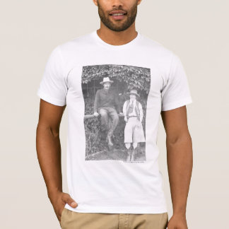 Camiseta Larry Larom y una presentación de las mujeres