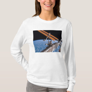 Camiseta Las alas Canadarm2 y del panel de paneles solares