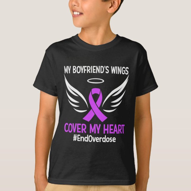 Camiseta Las alas de mi novio cubren mi cinta morada del co (Anverso)