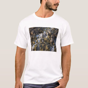 Camiseta Las caídas de Brine de la roca volcánica caen