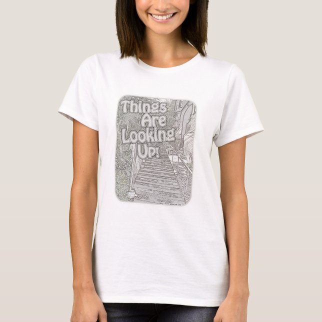 Camiseta Las Cosas Están Buscando Lema Ilustrado (Anverso)