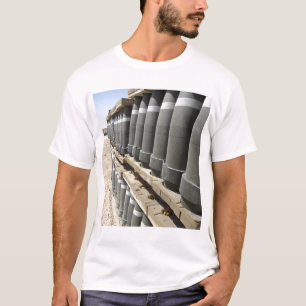 Camiseta Las filas de la munición se apilan y están