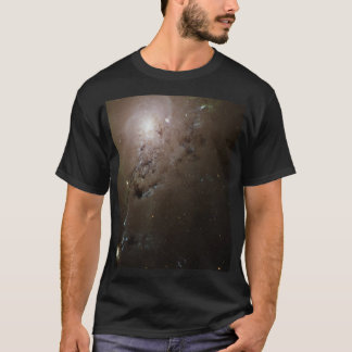 Camiseta Las galaxias de ruedas libres chocan en un incendi