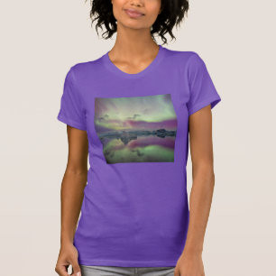 Camiseta Las Luces De Aurora Reflejan La Laguna   Islandia