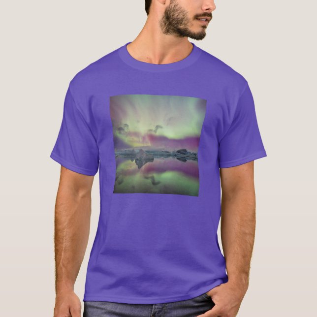 Camiseta Las Luces De Aurora Reflejan La Laguna | Islandia (Anverso)