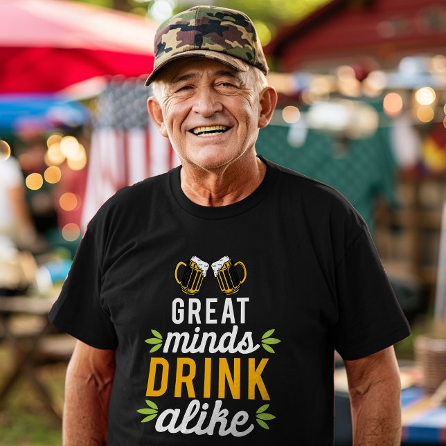 Camiseta Las mentes grandes beben igual (Subido por el creador)