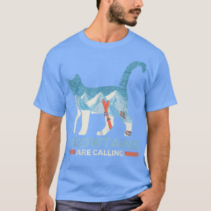 Camiseta Las montañas llaman snowboard al gato