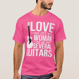 Camiseta Las Mujeres Aman A Una Mujer Y A Varios Guitares A