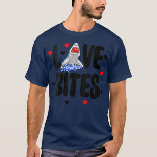 Camiseta Las mujeres aman la mordedura de tiburón Tee de la