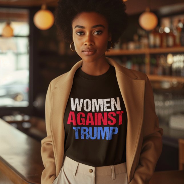 Camiseta Las mujeres contra Trump Black (Subido por el creador)