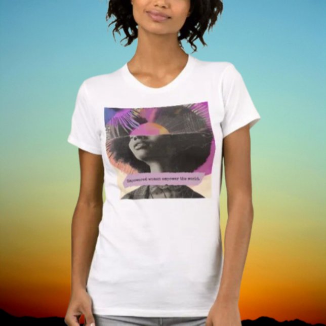 Camiseta Las mujeres empoderadas empoderan al mundo (Subido por el creador)