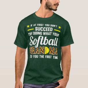 Camiseta Las mujeres hacen lo que su abuela Softball Gran