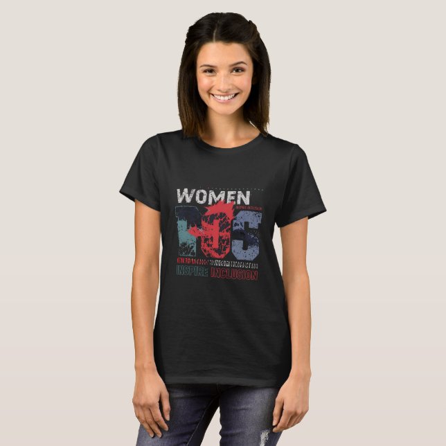 Camiseta las mujeres inspiran la inclusión (Anverso completo)