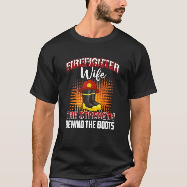 Camiseta Las Mujeres La Fuerza Detrás De Los Boots Orgullos (Anverso)