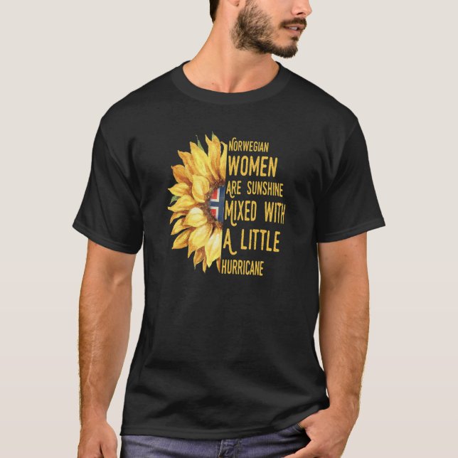 Camiseta Las Mujeres Noruegas Son Sunshine Mezcladas Con Un (Anverso)