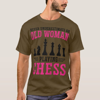 Camiseta Las Mujeres Nunca Subestiman Un Juego De Mesa Para