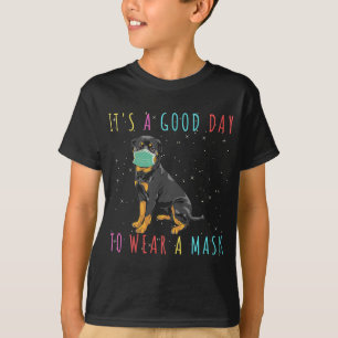 Camiseta Las Mujeres Rottweiler Llevan Una Máscara Graciosa