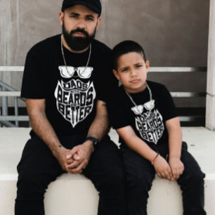 CAMISETA LAS PAREJAS DIVERSAS CON CAMAS SON UN MEJOR DÍA PA