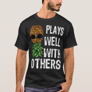 Camiseta Las Parejas Swinger Juegan Bien Con Las Otras Al R