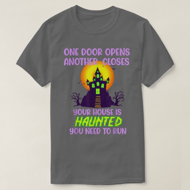 Camiseta Las puertas de Halloween están abiertas y dan mied (Diseño del anverso)