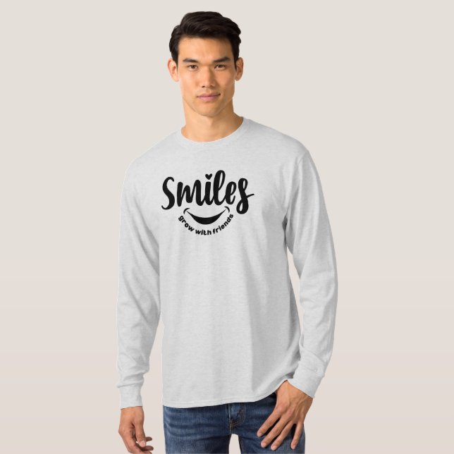 Camiseta Las Sonrisas Crecen Con Amigos (Anverso completo)