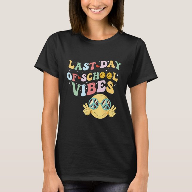 Camiseta last day of summer vibes, groovy summer, funny tea (Anverso)