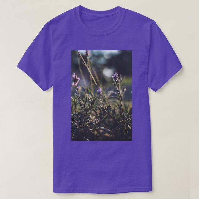 Camiseta lavanda 1 (Diseño del anverso)