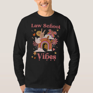 Camiseta Law School Vibes Lawyer Groovy Retro Girl Boho Rai