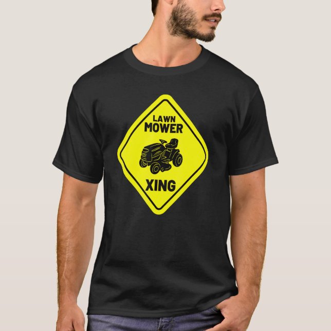 Camiseta Lawn Mower Xing Mowing Retro Yard Work Lawn Tracto (Anverso)