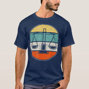 Camiseta Lawyer Gift Retro Sunset Scale of Justice Law