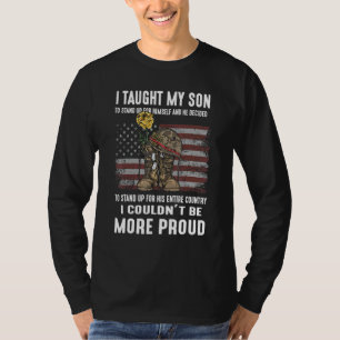 Camiseta Le Enseñé a Mi Hijo a Levantarse Orgullosa Mamá Mi