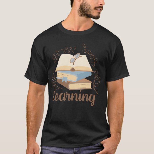 Camiseta Learning tet with stack of books and eyeglasses vi (Anverso)
