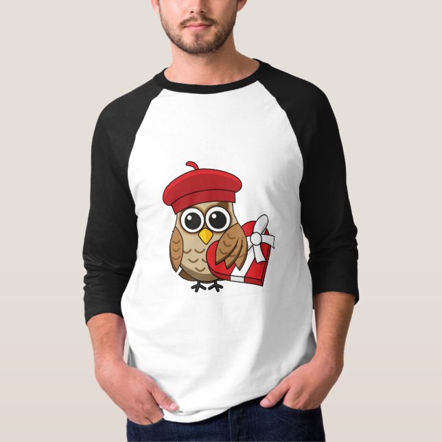 Camiseta Lechuza con Beret Rojo y Caja Corazón (Anverso)