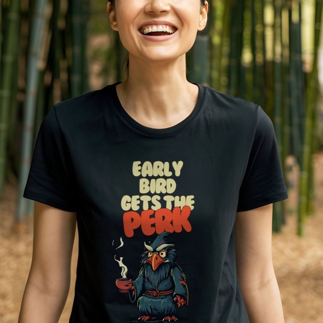 Camiseta Lechuza divertida sosteniendo café Mug (Subido por el creador)