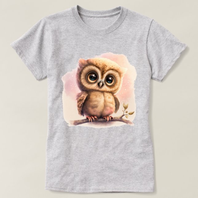 Camiseta Lechuza teñida sobre fondo rosado (Diseño del anverso)