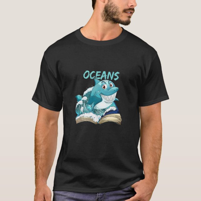 Camiseta Lector De Libros Ocek Shark Oceans Of Posibilities (Anverso)