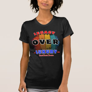 Camiseta Legacy sobre Luxury Wealth Builder para Visionario
