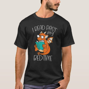 Camiseta Leí Más Allá De Mi Cama Leyendo Libros Dragón