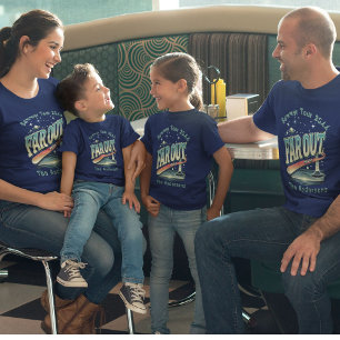 Camiseta Lejos de la familia personalizada del lema Man Ret