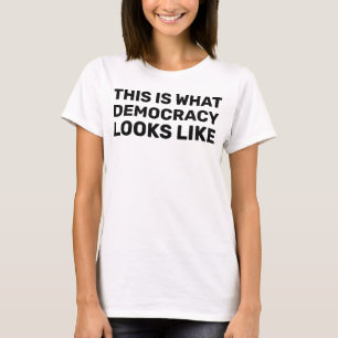 Camiseta Lema de manos fuera así es como se ve la democraci
