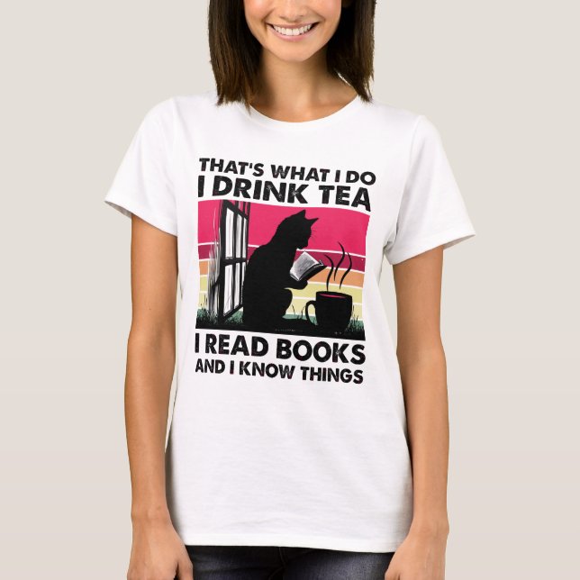 Camiseta Leo libros y sé cosas (Anverso)