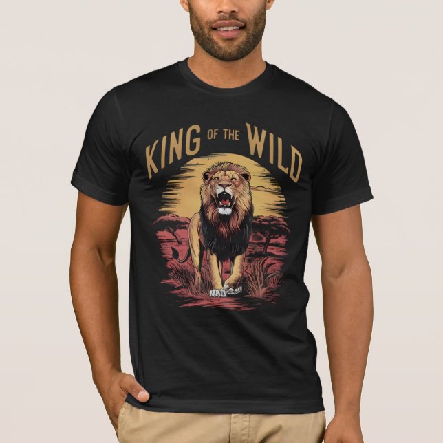 Camiseta León con palabras: Rey de lo salvaje (Anverso)